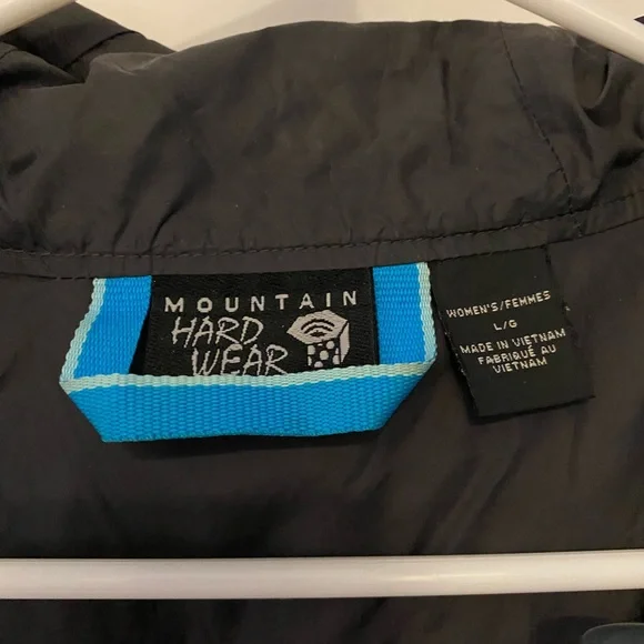 Woman’s Mountain Hardwear Jacket - Picture 3 of 3
